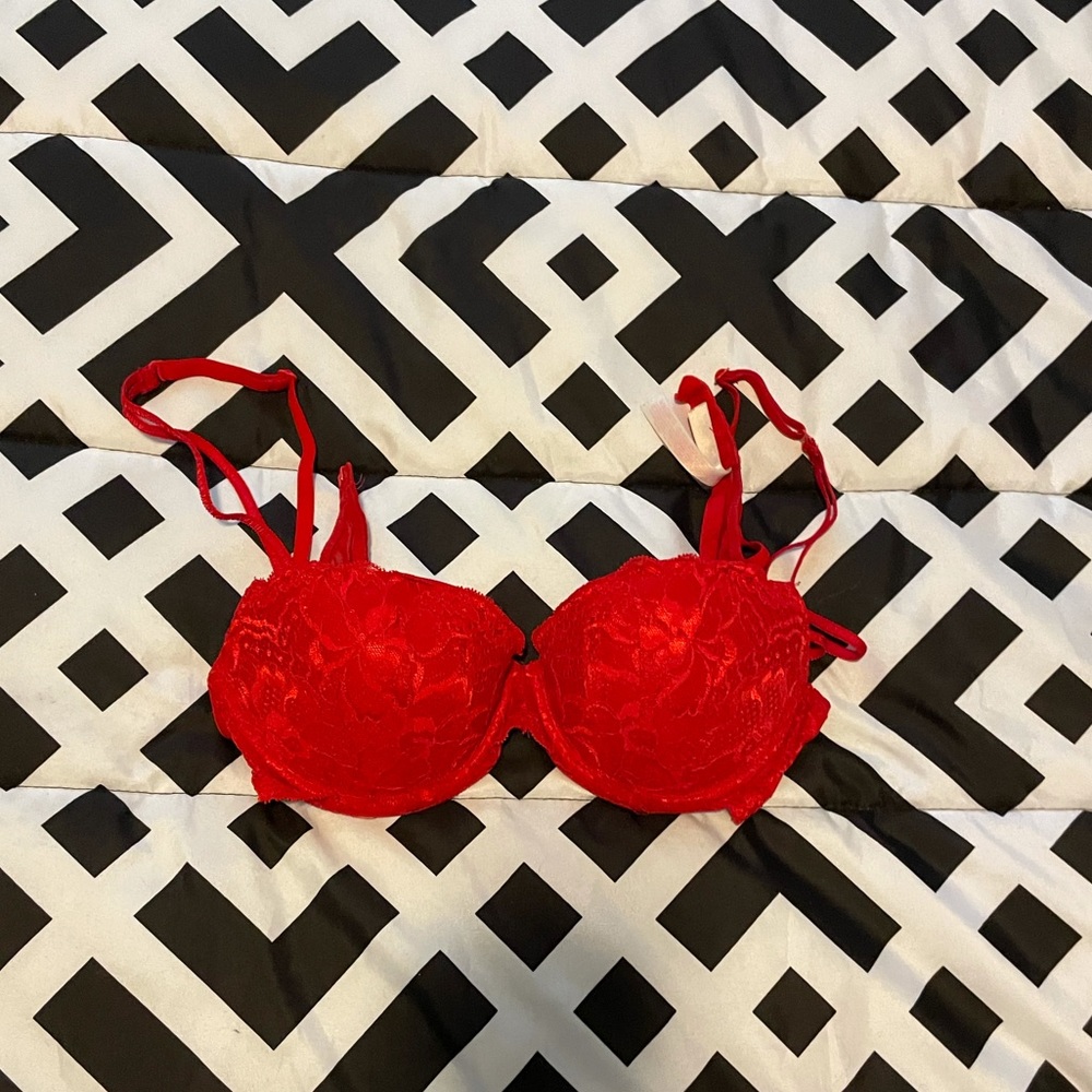 Victoria’s Secret PINK date push-up